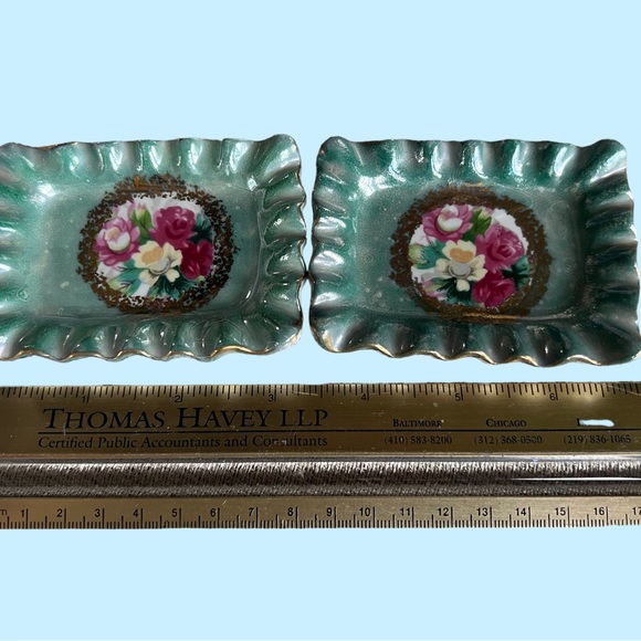 Kreiss Vintage Trinket Box w/2 Trays Tucked Inside - Picture 6 of 6